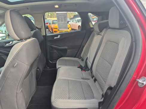 Used 2020 Ford Escape SE image 15