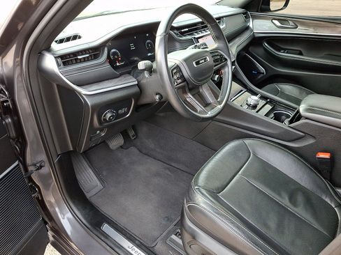 Used 2022 Jeep Grand Cherokee L Overland image 16