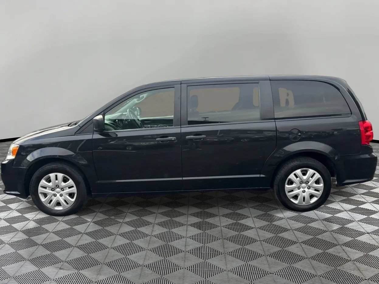 Used 2019 Dodge Grand Caravan SE FWD image 8