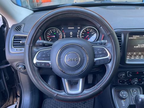 Used 2018 Jeep Compass Trailhawk w/ Leather Interior Group AWD/4WD image 12