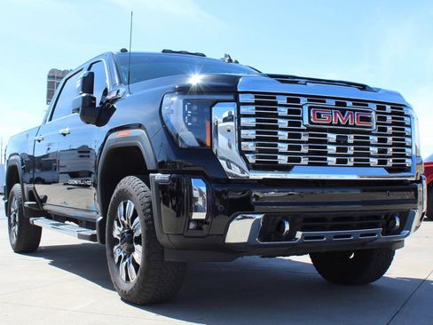 Used 2024 GMC Sierra 3500 Denali w/ Denali Reserve Package AWD/4WD image 74