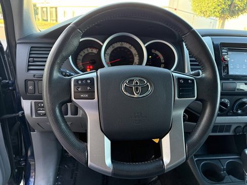 Used 2013 Toyota Tacoma PreRunner w/ TRD Sport Pkg RWD image 15