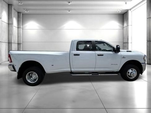 Used 2024 RAM 3500 Big Horn AWD/4WD image 9