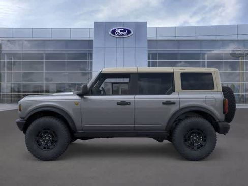 New 2026 Ford Bronco Badlands image 3