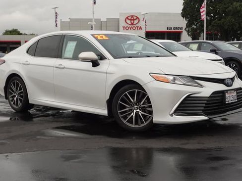 Certified 2022 Toyota Camry XLE FWD image 7