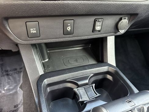 Used 2019 Toyota Tacoma TRD Sport AWD/4WD image 53