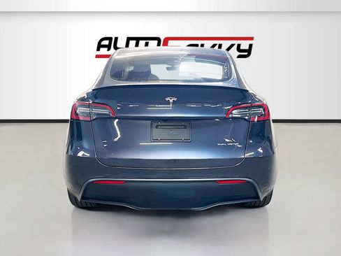 Used 2024 Tesla Model Y Long Range AWD/4WD image 6