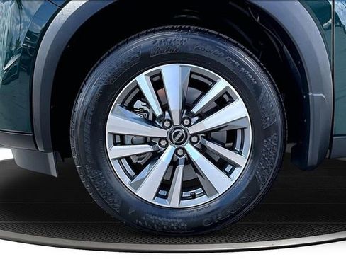 Certified 2025 Nissan Pathfinder SL FWD image 33