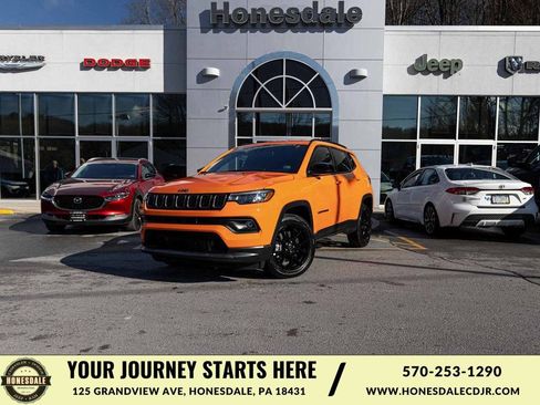 New 2026 Jeep Compass Latitude AWD/4WD image 1
