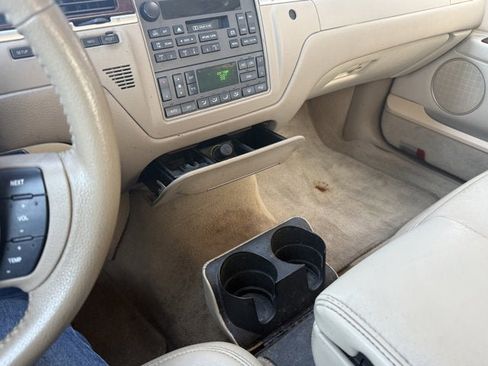 Used 2006 Lincoln Town Car Signature image 24