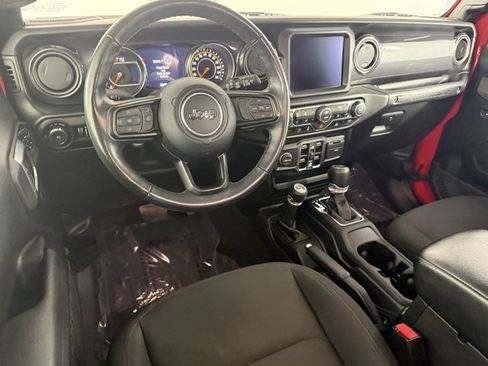 Used 2022 Jeep Wrangler Unlimited Sport image 18
