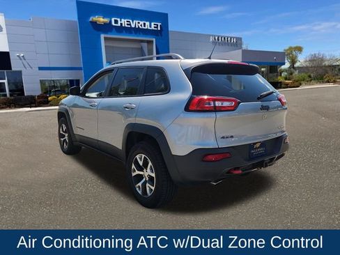 Used 2014 Jeep Cherokee Trailhawk w/ Comfort/Convenience Group AWD/4WD image 4