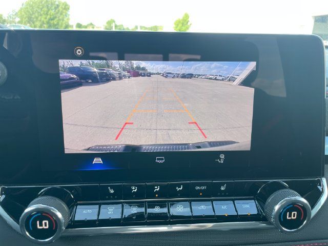 Used 2024 Chevrolet Colorado Z71 w/ Z71 Convenience Package 2 AWD/4WD image 14
