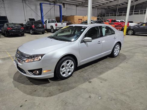 Used 2011 Ford Fusion SE w/ 202A Rapid Spec Order Code FWD image 2
