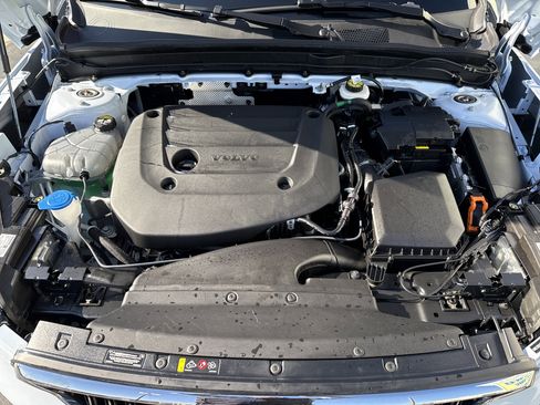 Used 2025 Volvo XC40 B5 Core image 36