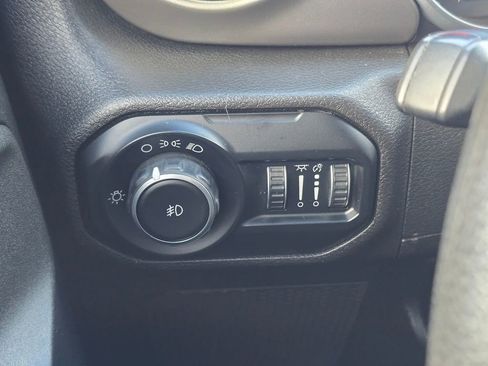 Used 2018 Jeep Wrangler Unlimited Sport AWD/4WD image 32
