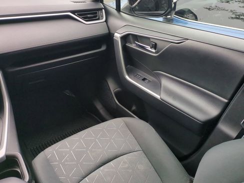 Used 2021 Toyota RAV4 XLE w/ Convenience Package image 16