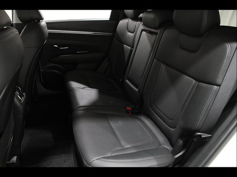 Certified 2023 Hyundai Tucson Limited AWD/4WD image 19