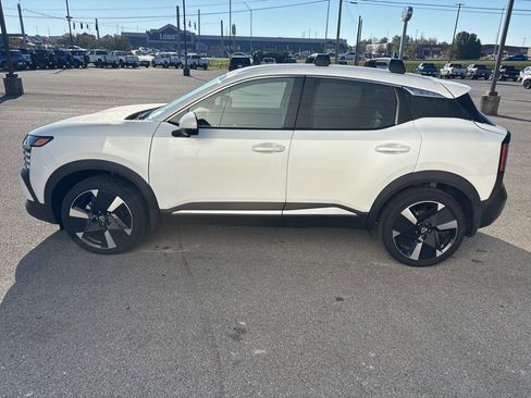 New 2025 Nissan Kicks SR w/ Illumination Package AWD/4WD image 5