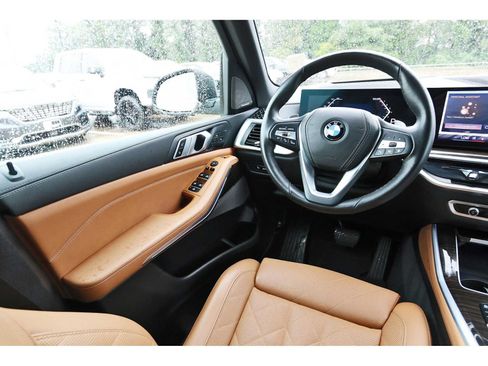 Used 2025 BMW X5 xDrive40i AWD/4WD image 6