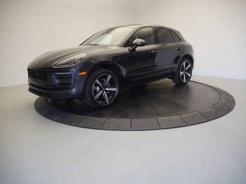 New 2026 Porsche Macan AWD/4WD image 1