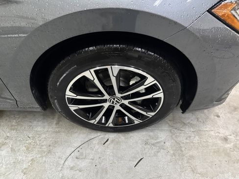 Used 2025 Volkswagen Jetta Sport image 10