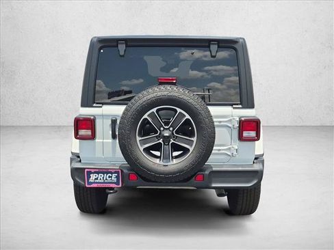 Used 2023 Jeep Wrangler Unlimited Sahara AWD/4WD image 7