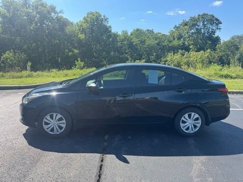 Used 2021 Nissan Versa S FWD image 6