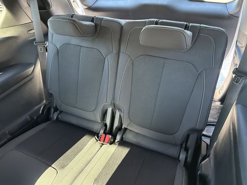 New 2025 Jeep Grand Cherokee L Laredo w/ Luxury Tech Group I image 28