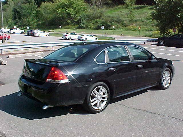 Used 2012 Chevrolet Impala LTZ FWD image 10