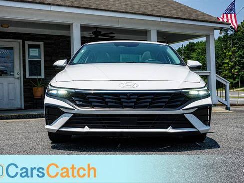Used 2024 Hyundai Elantra Limited FWD image 9