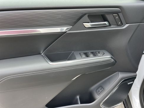 New 2025 GMC Acadia Elevation image 14