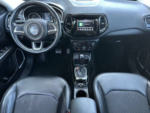 Used 2019 Jeep Compass Latitude FWD image 13