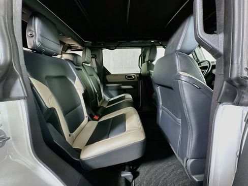 Used 2023 Ford Bronco Wildtrak AWD/4WD image 32
