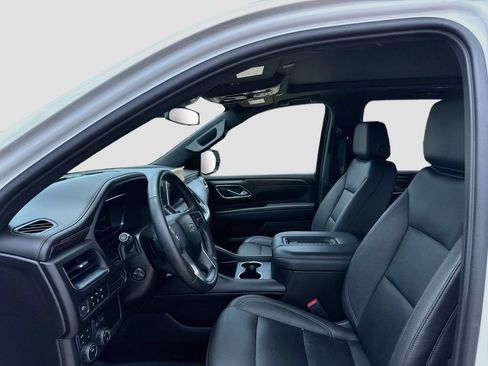 Used 2023 Chevrolet Suburban Z71 w/ Luxury Package AWD/4WD image 11