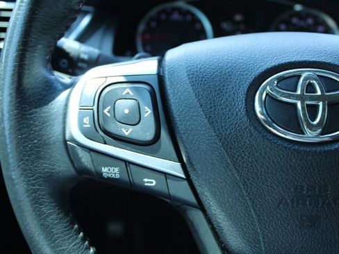 Used 2017 Toyota Camry SE FWD image 20