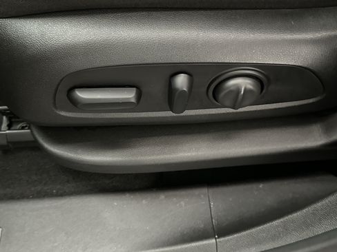 Used 2018 Chevrolet Equinox LT AWD/4WD image 21