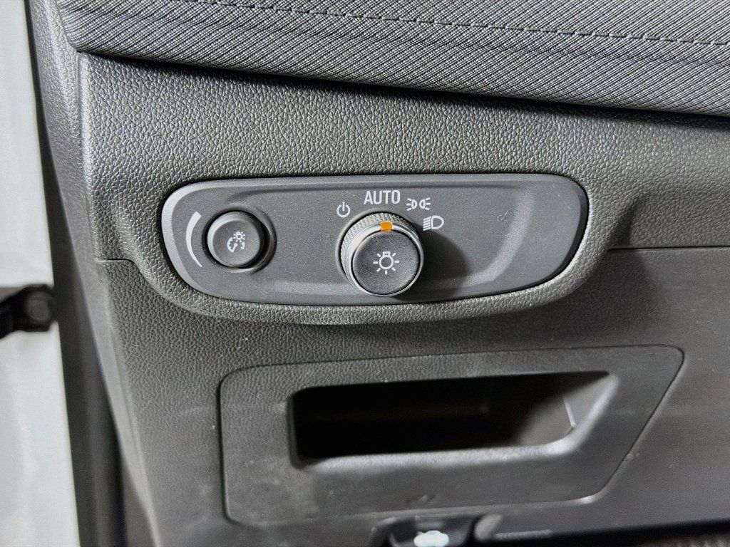 Used 2025 Chevrolet TrailBlazer LS w/ LS Convenience Package FWD image 31