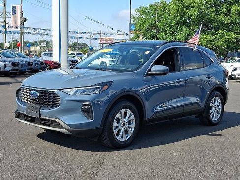 Certified 2023 Ford Escape Active w/ Tech Pack #2 AWD/4WD image 3