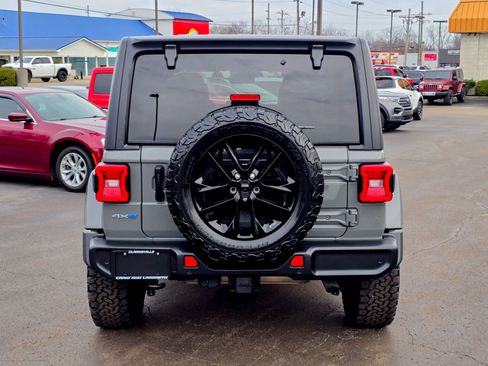 Used 2021 Jeep Wrangler Unlimited Sahara w/ Cold Weather Group image 21