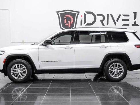 Used 2021 Jeep Grand Cherokee L Laredo w/ Luxury Tech Group I AWD/4WD image 11