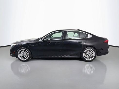 Used 2024 BMW 530i w/ Premium Package RWD image 8
