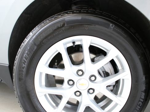 Used 2024 Chevrolet Equinox LT w/ LPO, Floor Liner Package FWD image 33