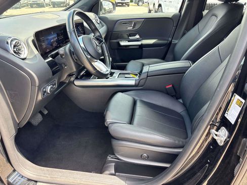 Used 2025 Mercedes-Benz GLA 250 4MATIC image 11