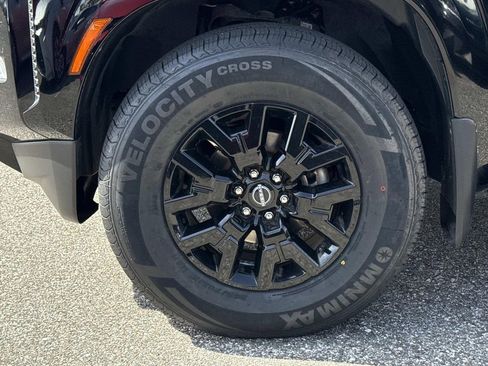 Certified 2023 Nissan Frontier SV w/ Midnight Edition Package RWD image 11