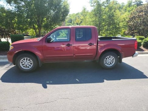 Used 2014 Nissan Frontier SV w/ SV Value Truck Package RWD image 2