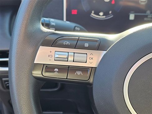 Certified 2025 Hyundai Tucson SE image 27