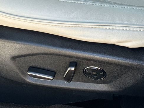 Used 2017 Ford Explorer Platinum image 25