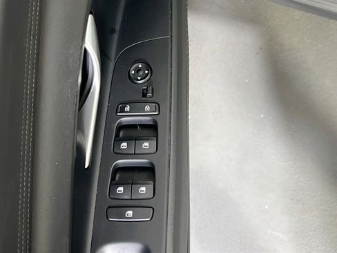 Used 2023 Hyundai Elantra SEL w/ Convenience Package image 18