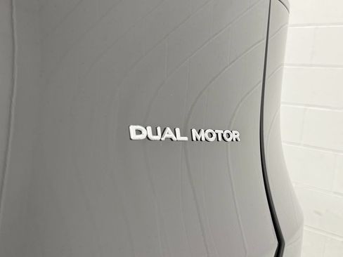 Used 2021 Tesla Model Y Long Range AWD/4WD image 9